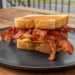 BACON, EGG & CHEESE SANDWICH