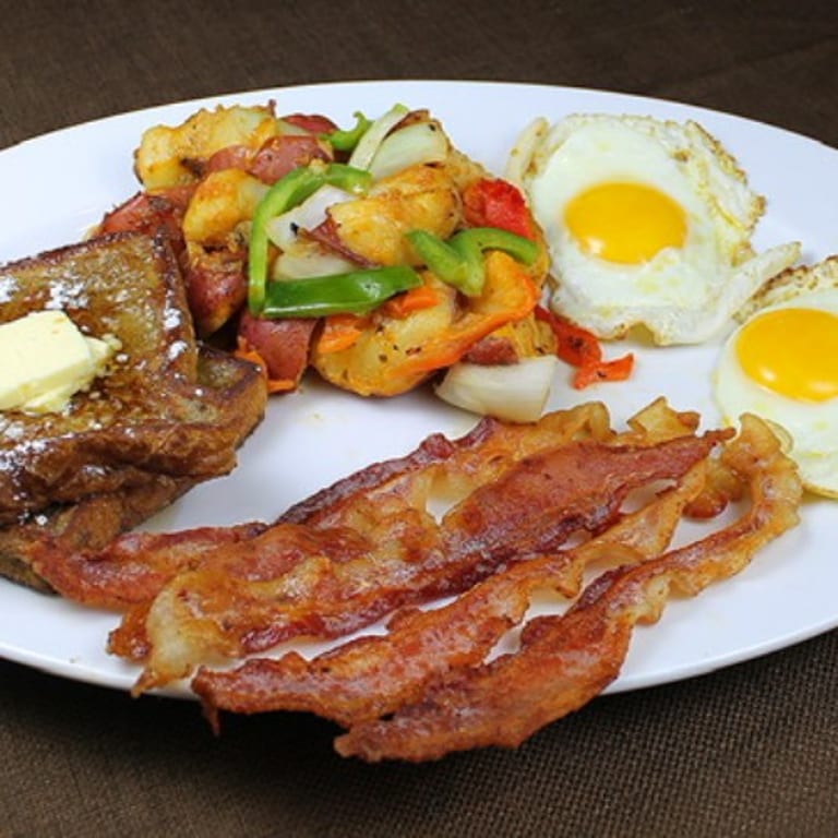 Lunchtime Favorites: Southern Sandwiches and American Diner Classics